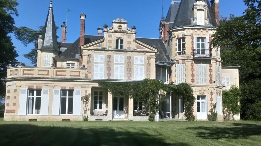 Chateau De Maucouvent Challuy Eksteriør billede