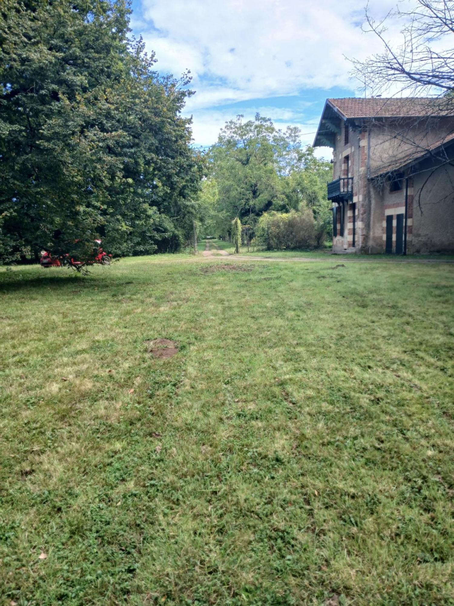 Chateau De Maucouvent Challuy Eksteriør billede